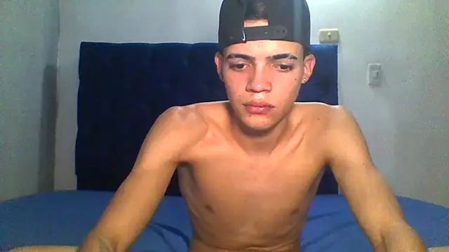 Latinos_2001 élő XXX-chatje
