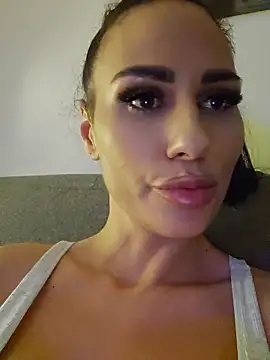 KatiaDivine Chat XXX live