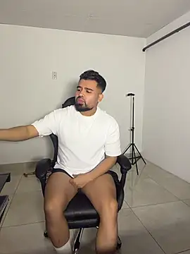 LucaLaurent live XXX chat