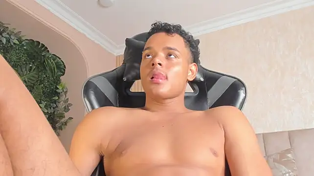 XXX chat uživo modela engelthompson