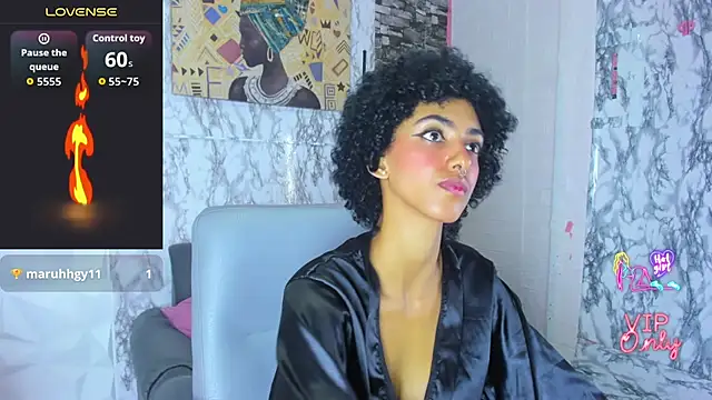 Queen_Cuarxxo Adlı Modelin Canlı XXX Sohbeti