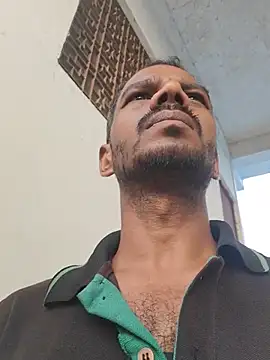 Daddyishere_19 élő XXX-chatje