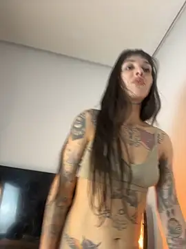 Nikatsu Adlı Modelin Canlı XXX Sohbeti