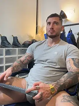 XXX chat uživo modela DimitriSullivan_
