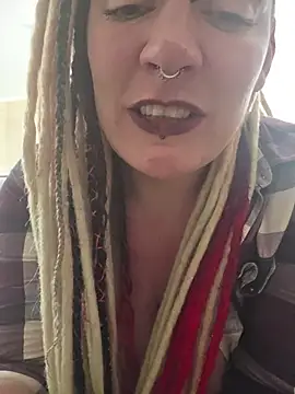 PinkTheHawk's Live XXX Chat