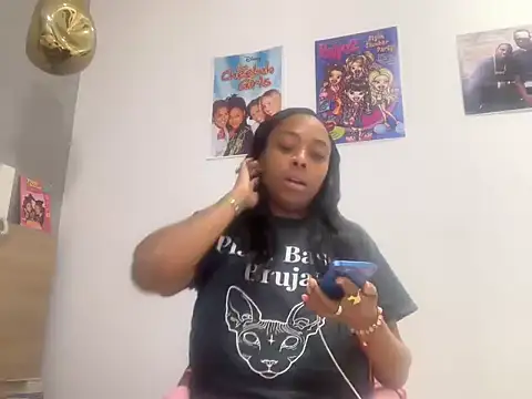 Chat XXX ao vivo de ChocolateCakeQueen