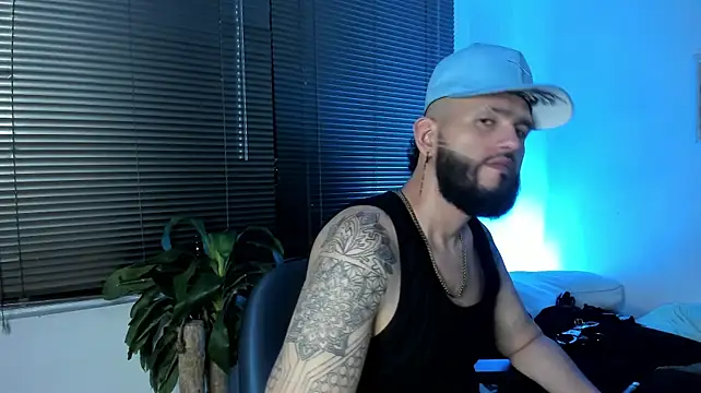 XXX chat uživo modela Bigsmalle