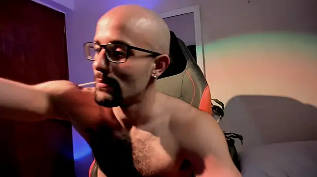 LarryGarzon Adlı Modelin Canlı XXX Sohbeti