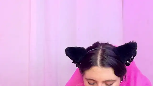 XXX chat uživo modela Sachi_Meow