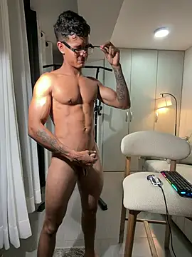 Paradise_boy__ live XXX chat