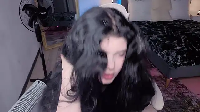 צ'אט XXX בשידור חי של MileyRood