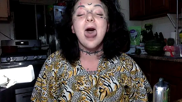 CurvyTrans2002 Chat XXX live