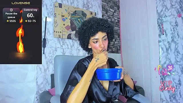 Chat XXX ao vivo de Queen_Cuarxxo