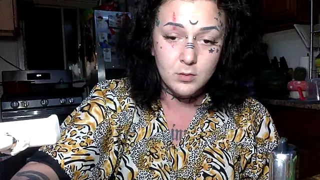 CurvyTrans2002 Live XXX Chat