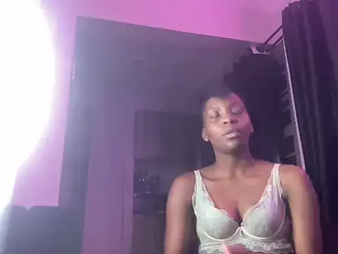 Nia__Rose 现场XXX聊天
