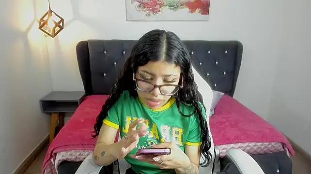 Issaa_Tyler Adlı Modelin Canlı XXX Sohbeti