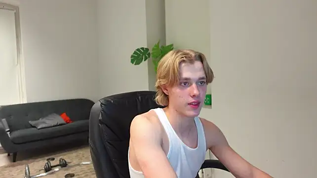 Eddie_Soltero Adlı Modelin Canlı XXX Sohbeti