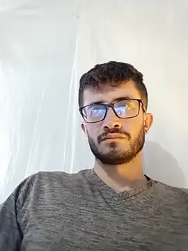 Chat +18 de Loggan_donnelly ao vivo