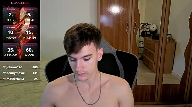 צ'אט XXX בשידור חי של BradyFlint