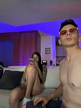 alice_n_mike's Live XXX Chat