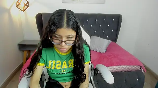 Issaa_Tyler's Live XXX Chat