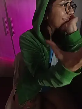 skinnyX333's Live XXX Chat