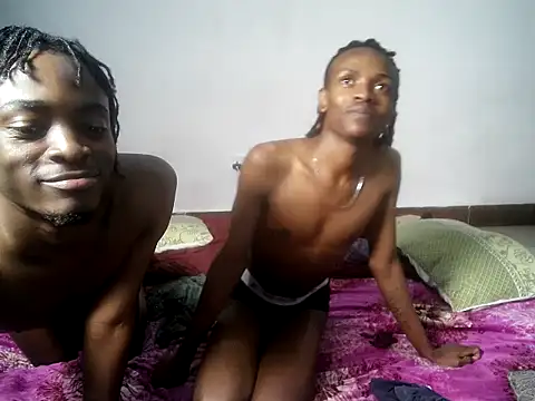 threemanias Adlı Modelin Canlı XXX Sohbeti