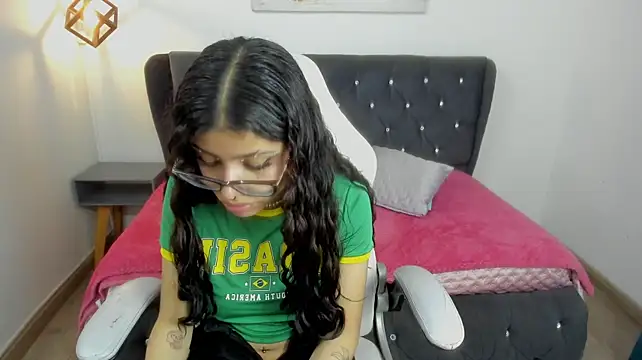 Issaa_Tyler's Live XXX Chat