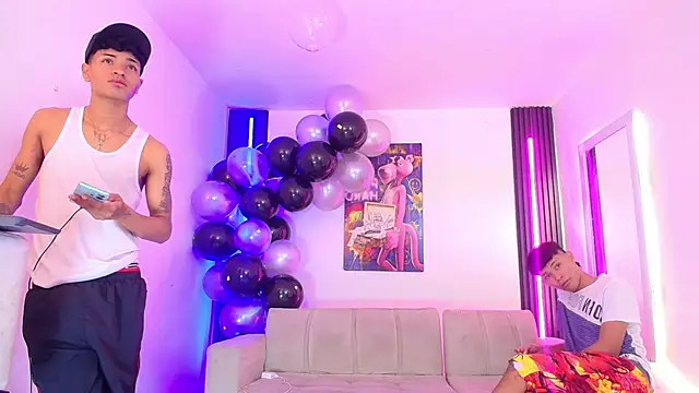 GoldenDuoheat Live XXX Chat