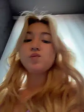 Chat +18 de Rimmahottes ao vivo