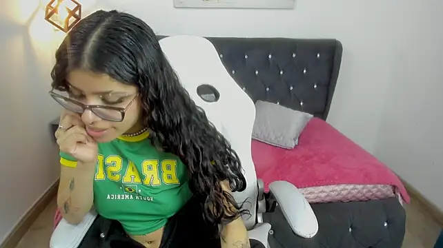 Issaa_Tyler 라이브 XXX 채팅