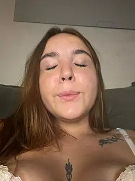 Czat XXX na żywo – AMORINHA_S2_