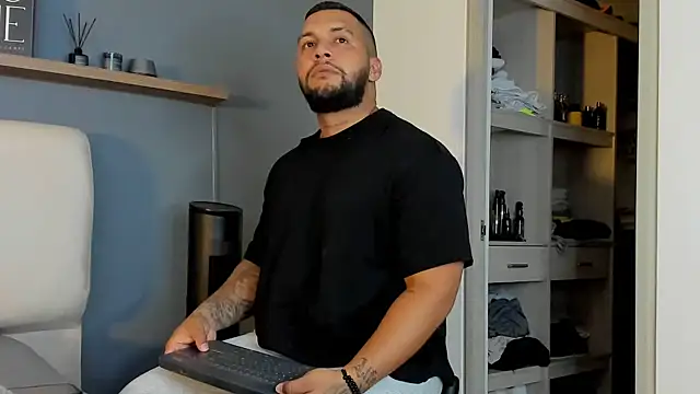 Chat XXX ao vivo de frank_myles