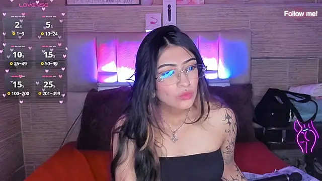 Chat +18 de mia_devine_ ao vivo