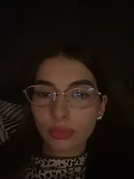 Coralinee_01's Webcam Show