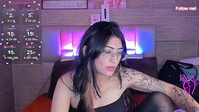 Онлайн чат XXX mia_devine_