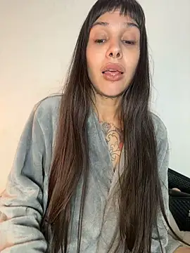 Nikatsu Adlı Modelin Canlı XXX Sohbeti