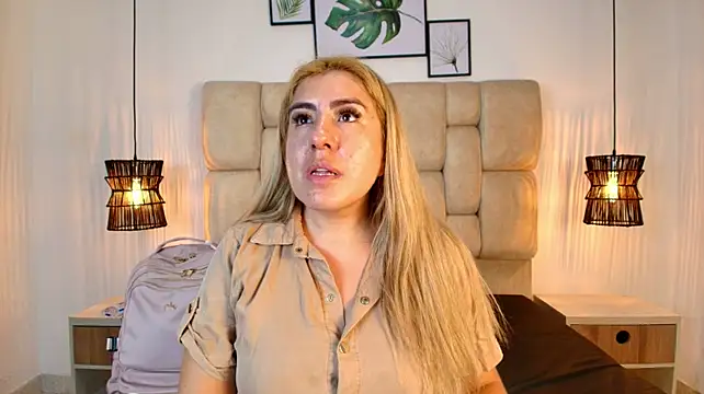 AdharaSmithh Chat XXX in diretta
