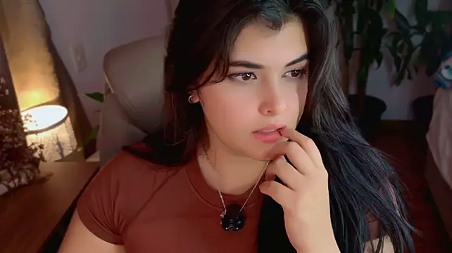 Nannicutee's Live Chat Room
