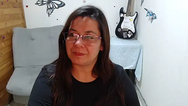 צ'אט XXX בשידור חי של lilisa777