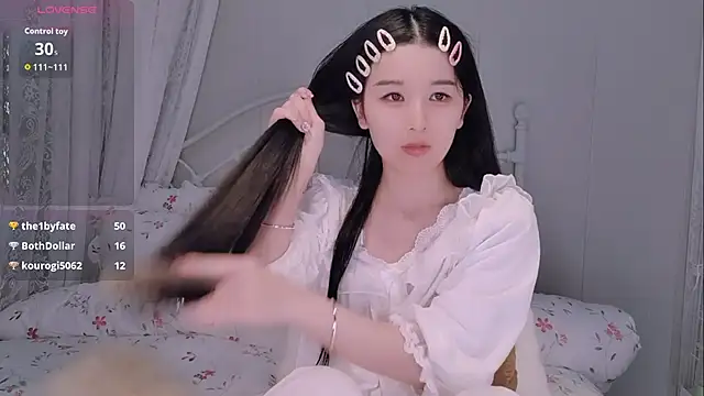 BingLin- Adlı Modelin Canlı XXX Sohbeti