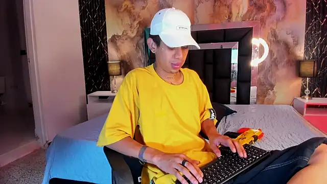 skyline_ryan élő XXX-chatje