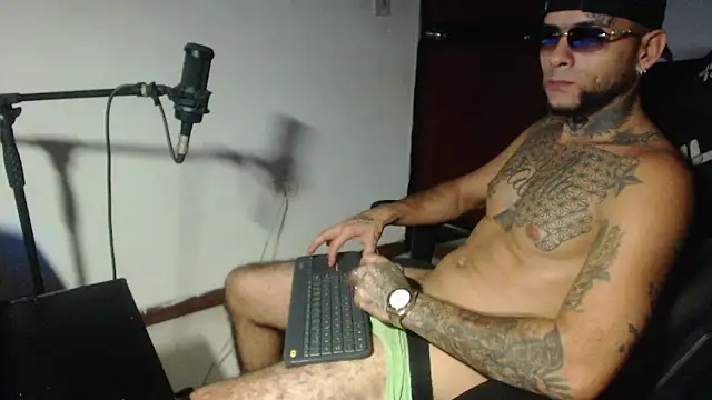 XXX chat uživo modela ROOKERT