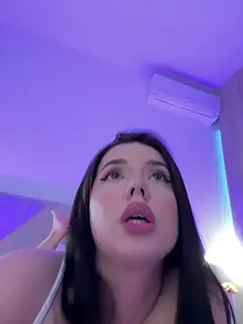 LaraAnnee Adlı Modelin Canlı XXX Sohbeti