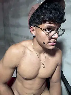 max__4vc – Naživo XXX chat