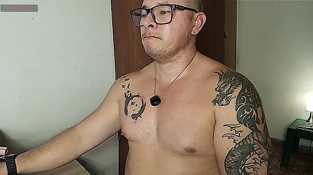 Chat +18 de alton_mason1 ao vivo