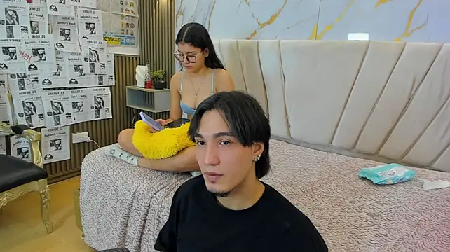 sweetauracouple's Live XXX Chat