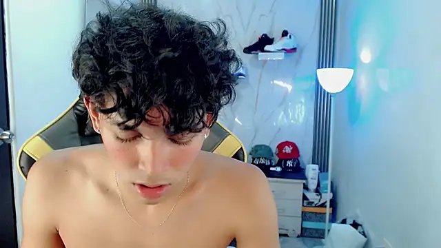 FUNNY_DICK_ Adlı Modelin Canlı XXX Sohbeti