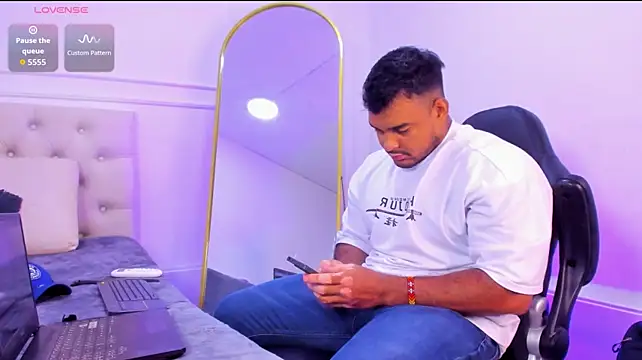 XXX chat uživo modela liam_bear