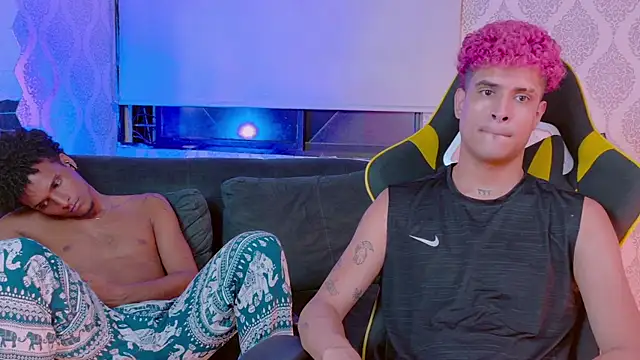 exotic_boysxx élő XXX-chatje